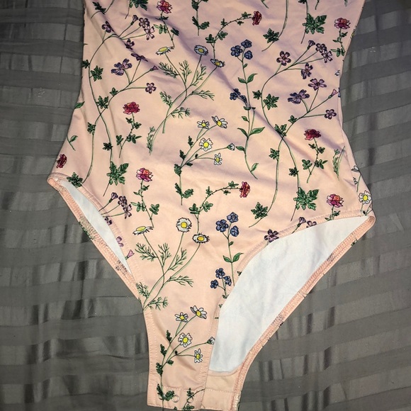 Floral Adidas body suit - Picture 4 of 6